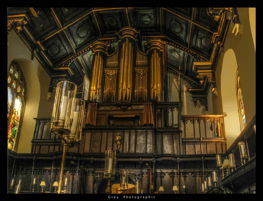 Peterhouse Organ HDR by Undercover-Superhero