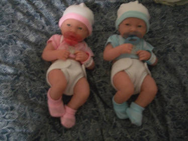 My 2 New Newborn Twins GraceAshe