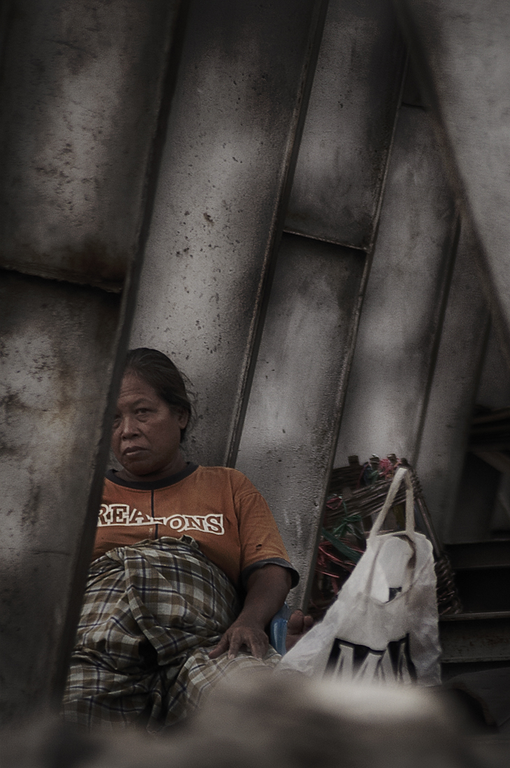 women under brigde