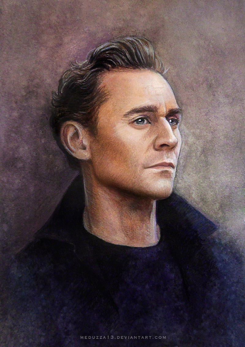 Jonathan Pine (Tom Hiddleston)