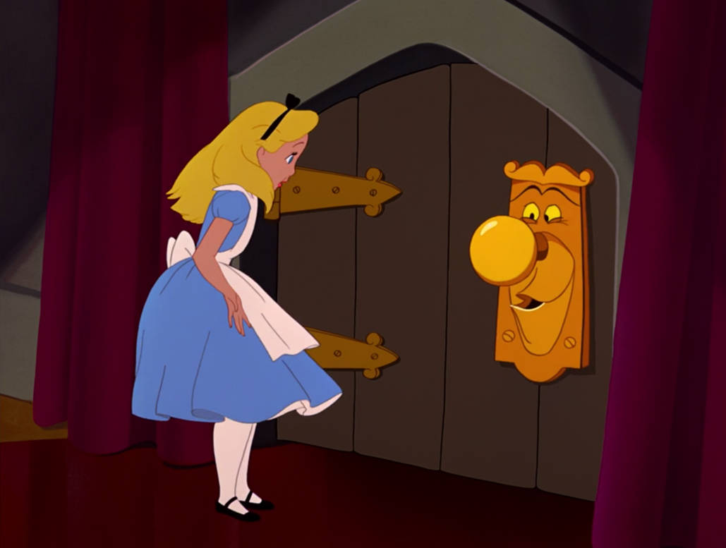 Дом с алисой войти. Уолт Дисней Алиса. Алиса в стране чудес Дисней. Алиса в стране чудес дверь. Дверь из Алисы в стране чудес.