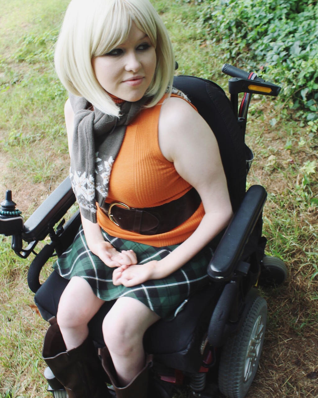 Help Me, Leon! by Misa-on-Wheels on DeviantArt