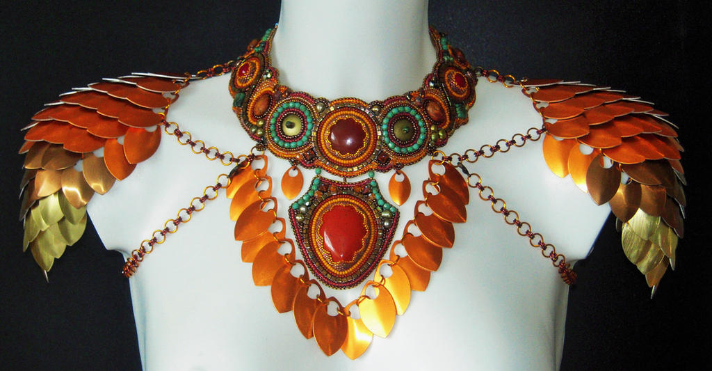 Scale maille and bead embroidered necklace 1