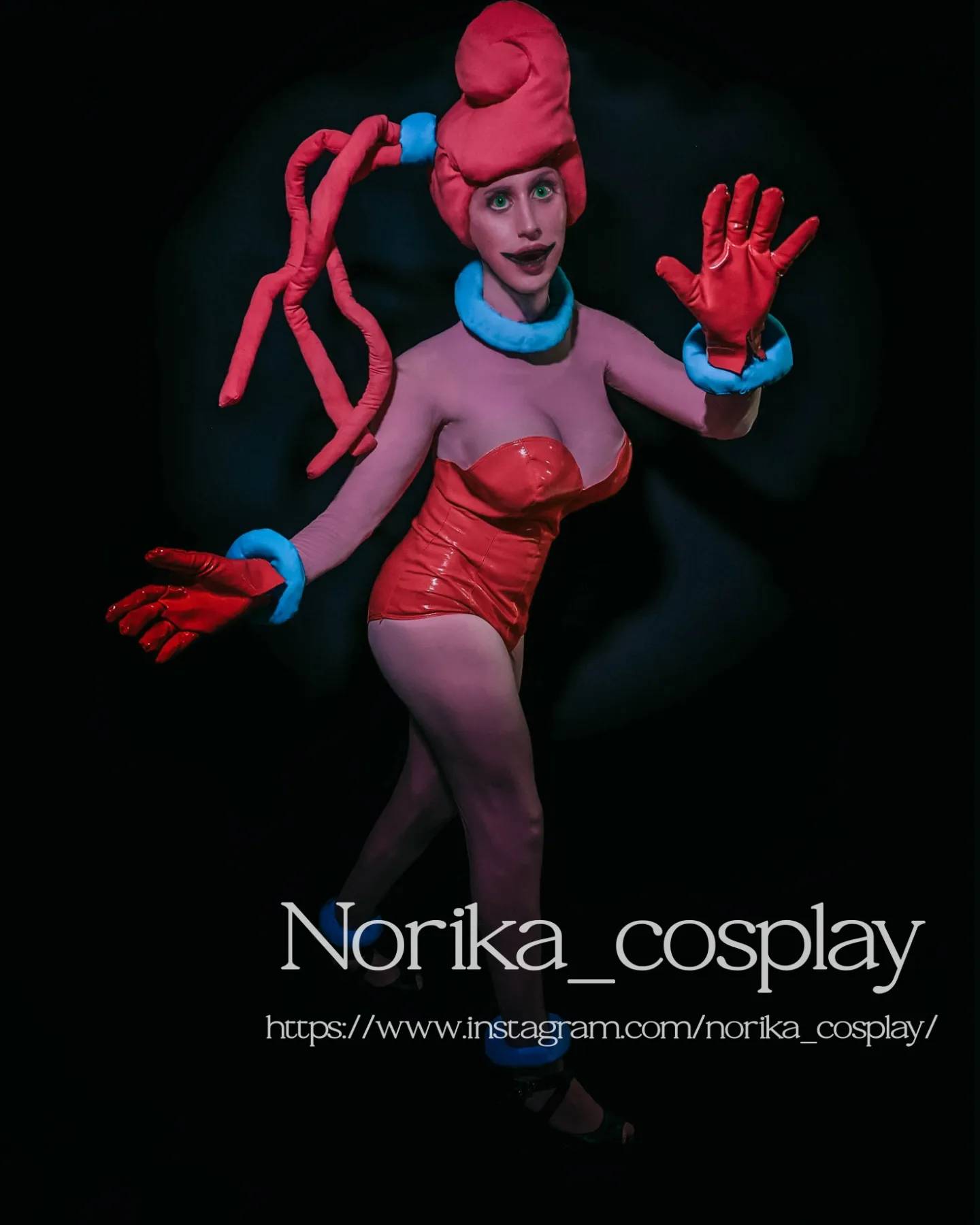 Mommy Long legs cosplay by NarikoCos on DeviantArt, mummy long