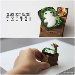 Construction of a miniature bento.