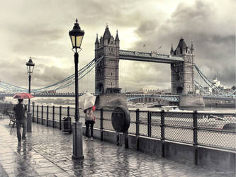 They met in rainy London... by Pajunen