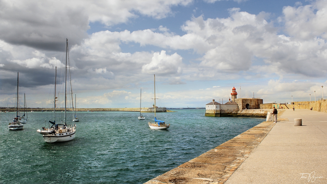 Summer Day in Dun Laoghaire