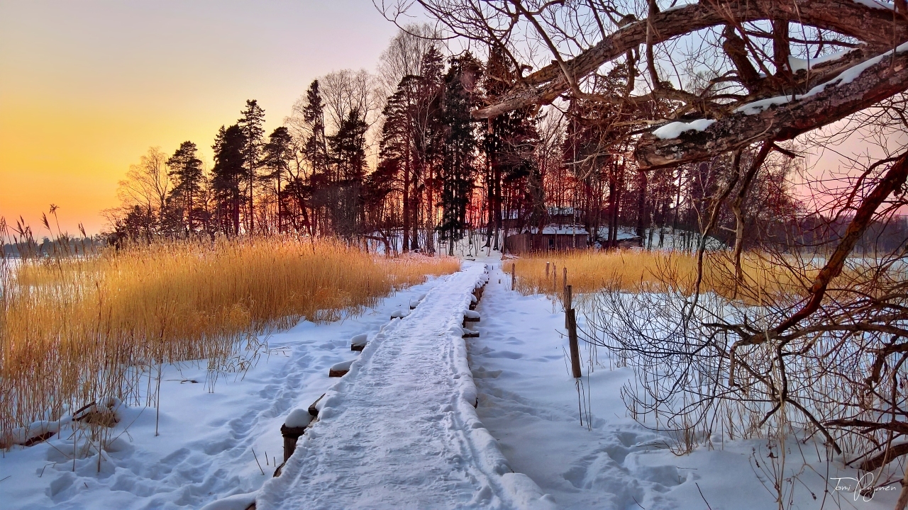 Trail to the island by Pajunen