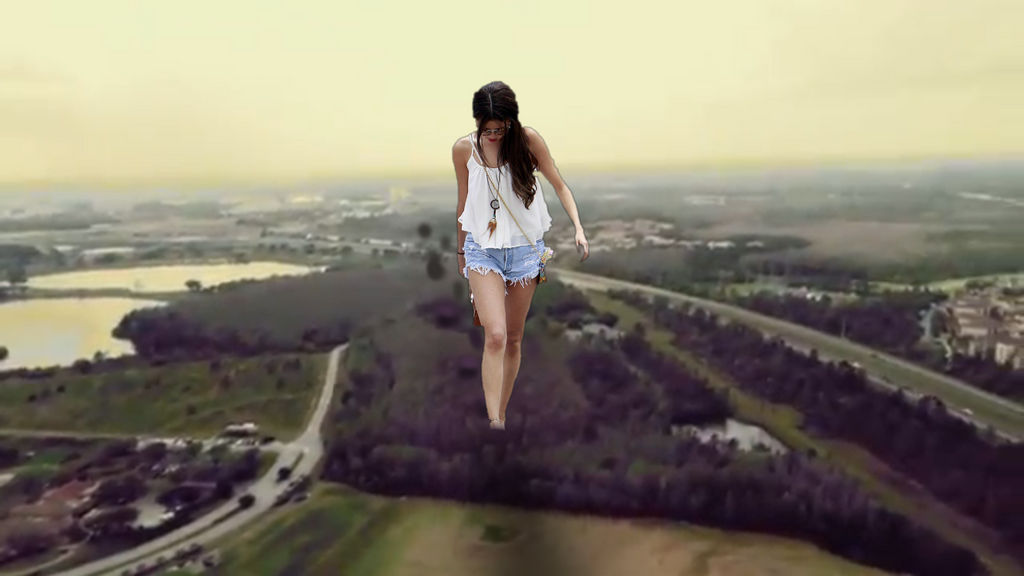 Giantess selena