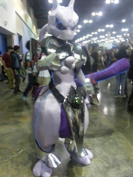 Pokémon: Este é o melhor cosplay de Mewtwo que você vai ver hoje