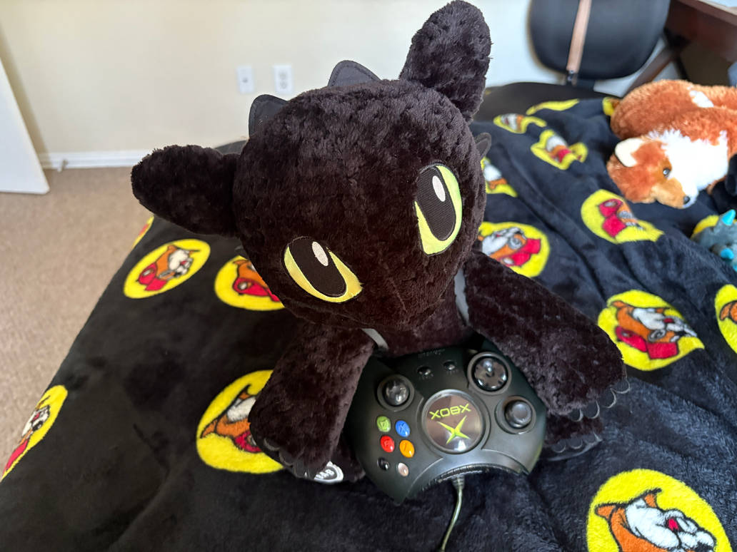 Toothless plays Xbox original by EstebanRodriguezbanu on DeviantArt