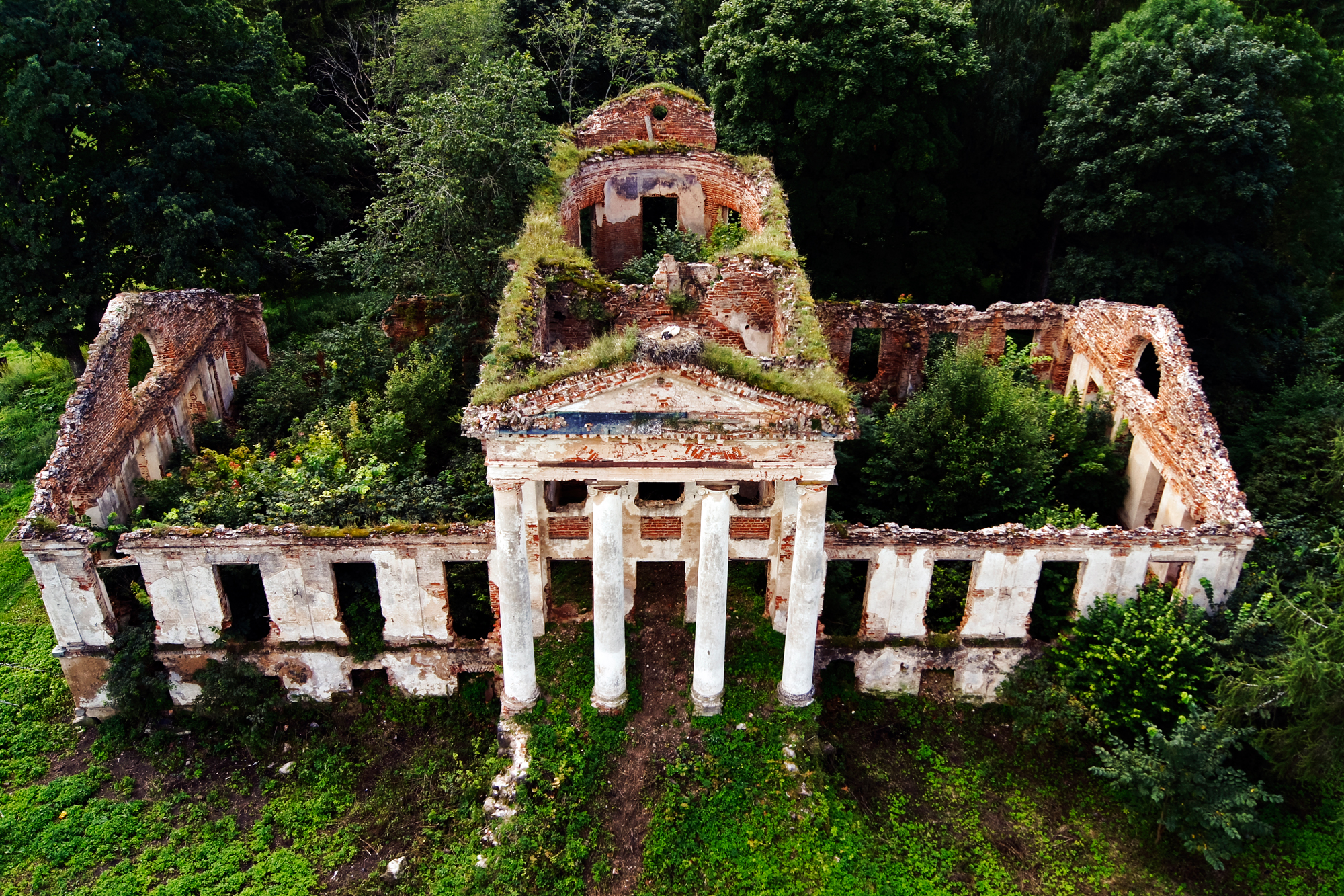 Mansion ruins by SkyCam on DeviantArt