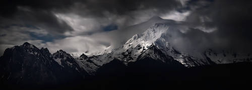Meili Snow Mountain - Shangri-La by Furiousxr