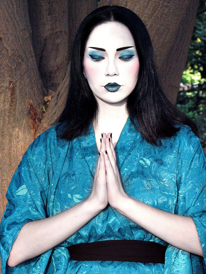 Geisha in blue