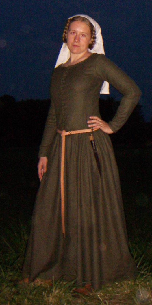 New 14th century dress