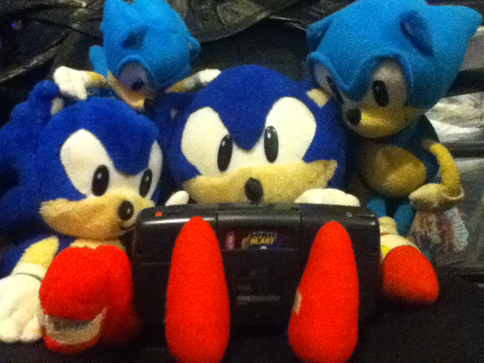 Sonic plushies play Sonic on the Game Gear.