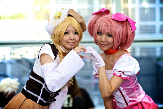 Madoka and Mami Cosplay