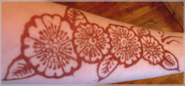 Floral henna