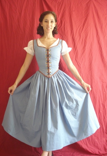 OUAT Belle Cosplay 2