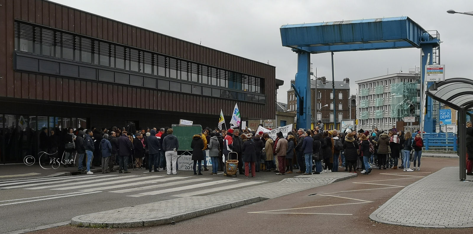 Occupons le pont !