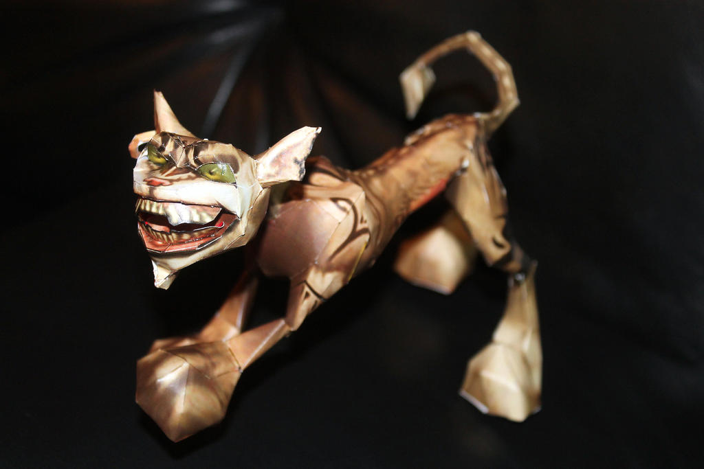 American McGee's Cheshire cat papercraft