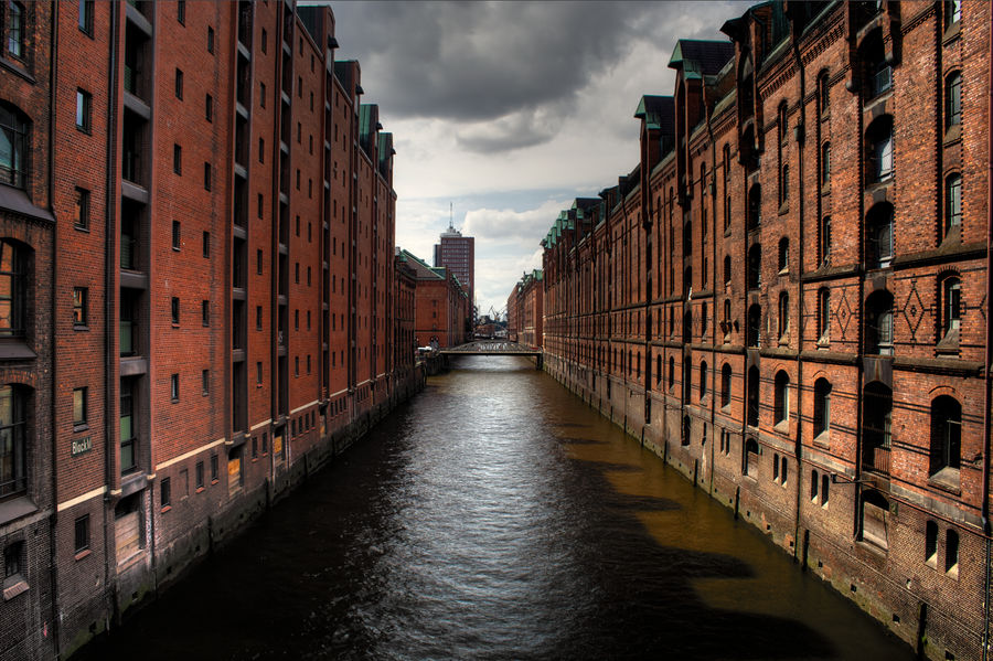 Die Speicherstadt by Juuro