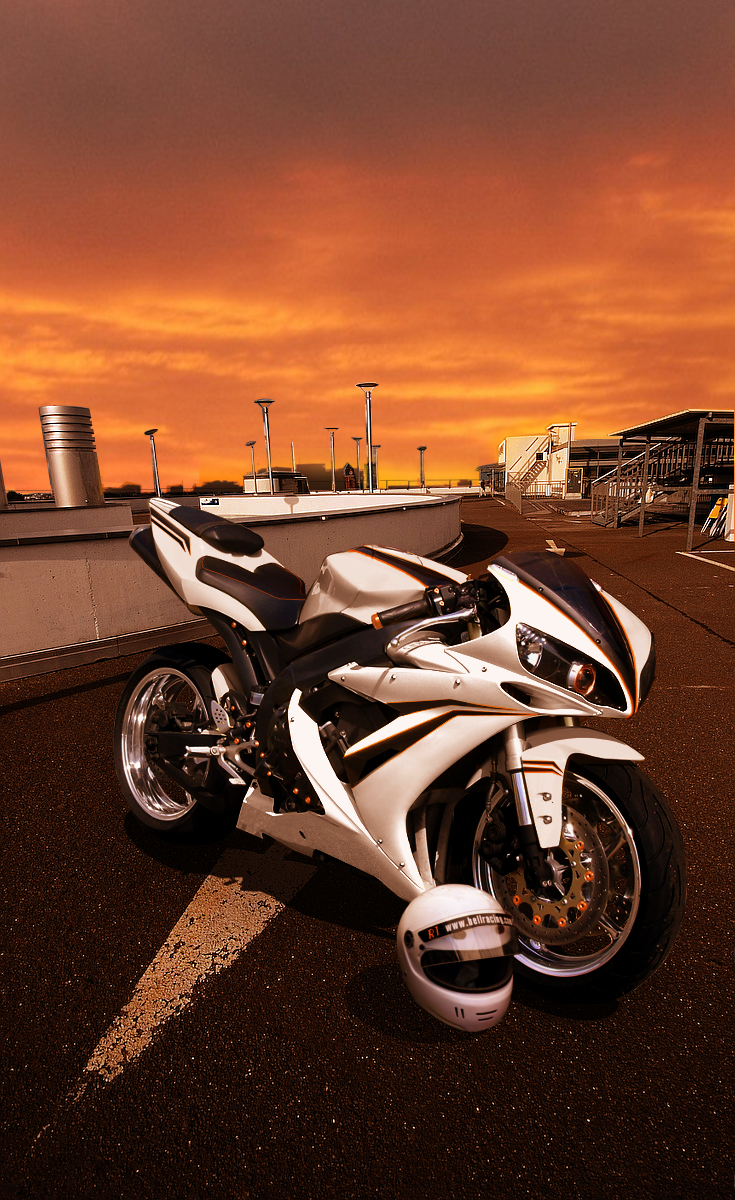 Yamaha R1