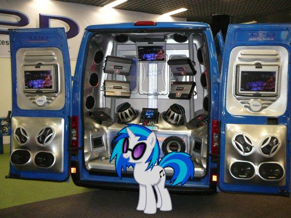 Vinyl Scratch loves her bass