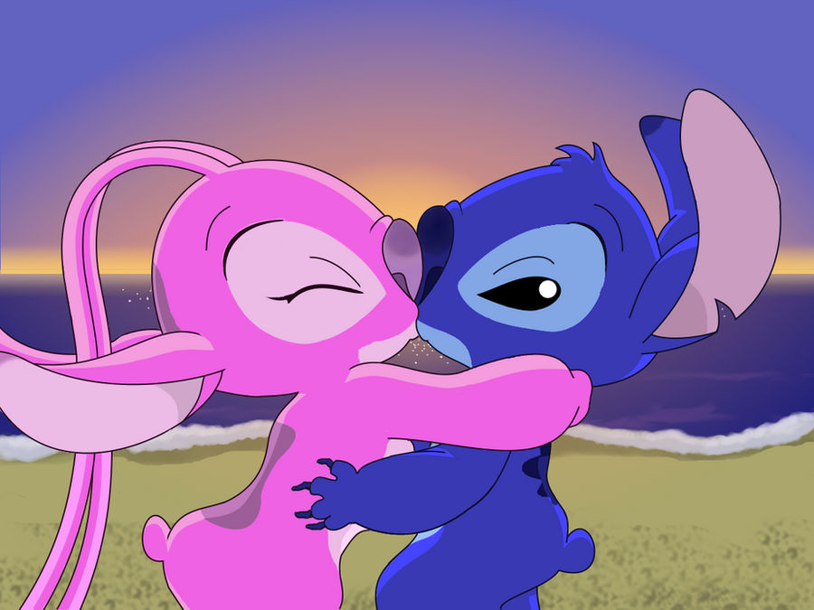 Disney Lilo & Stitch Stitch And Angel Kissing & Sitting On The
