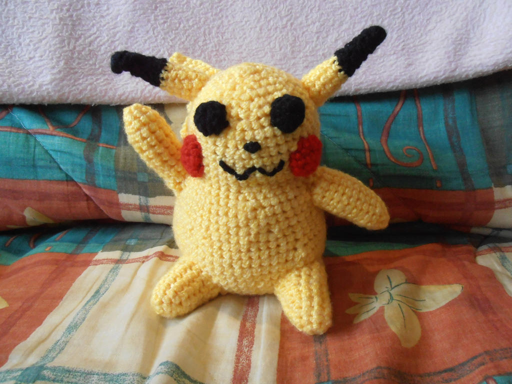Pikachu (front) by Liraryu on DeviantArt