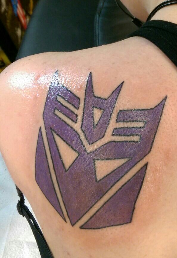 Decepticon tat.