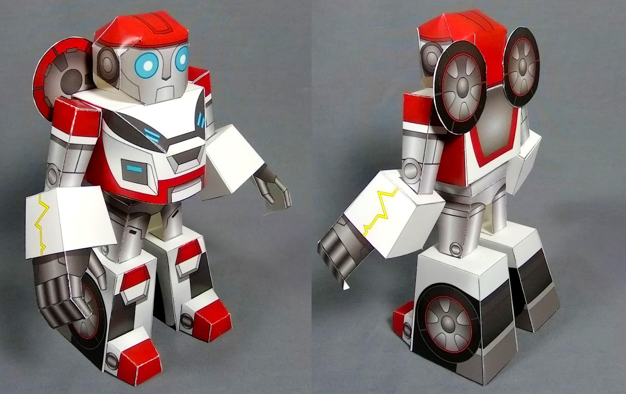 Rescue Bots Academy Medix cardmodel kit