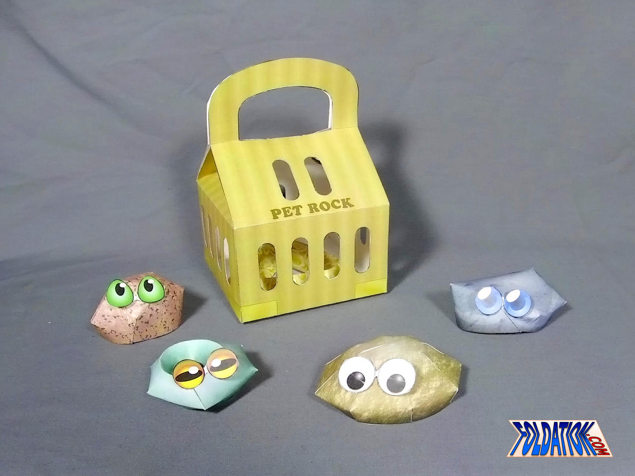 FOLDATION.com's Pet Rock cardmodel kit set