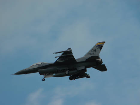 Low F-16 Fly Over