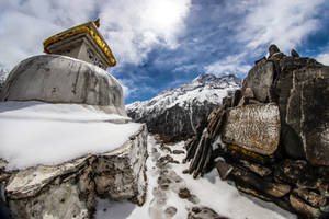 Lawudo Stupa