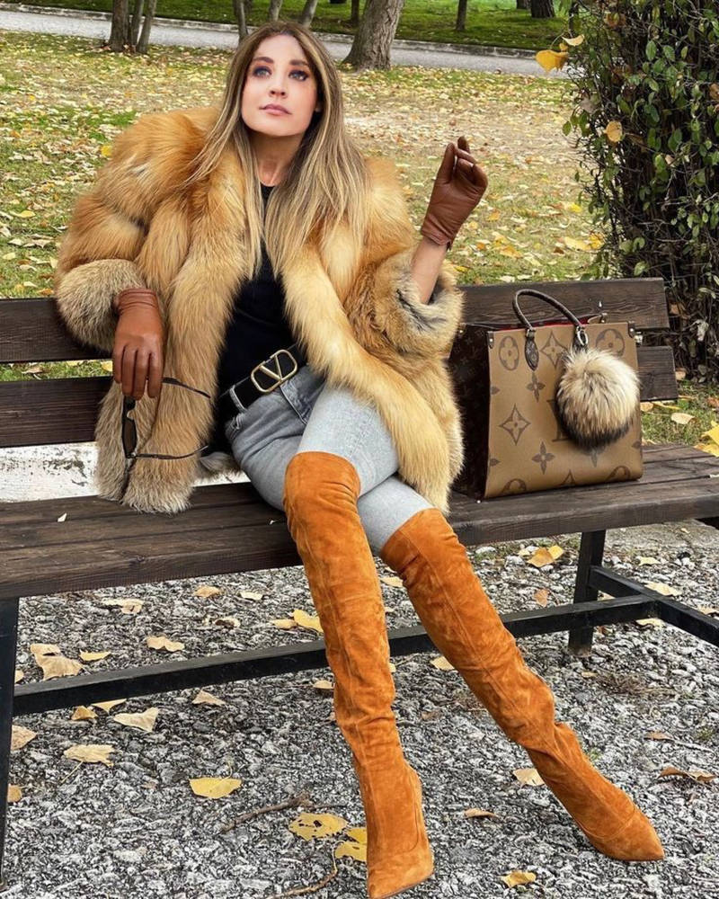 Kaley Cuoco Brown Fur Coat and Boots Fake 2 by mph1967 on DeviantArt