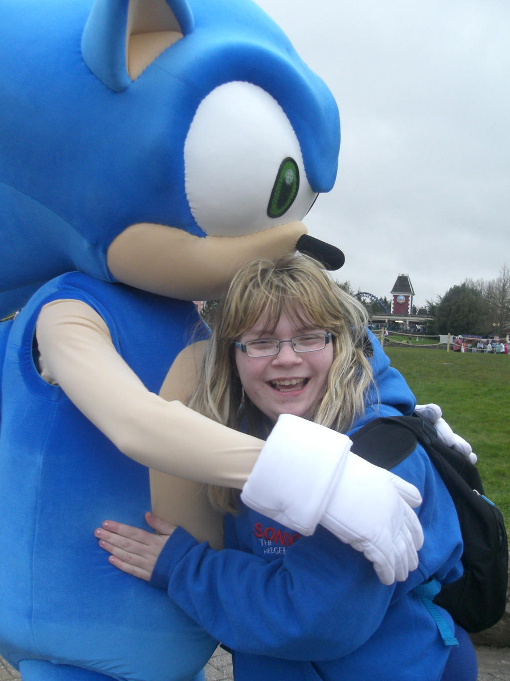 sonic huuging me!