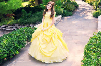 Belle Cosplay