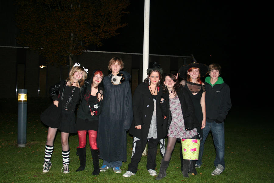 the gang halloween night 3