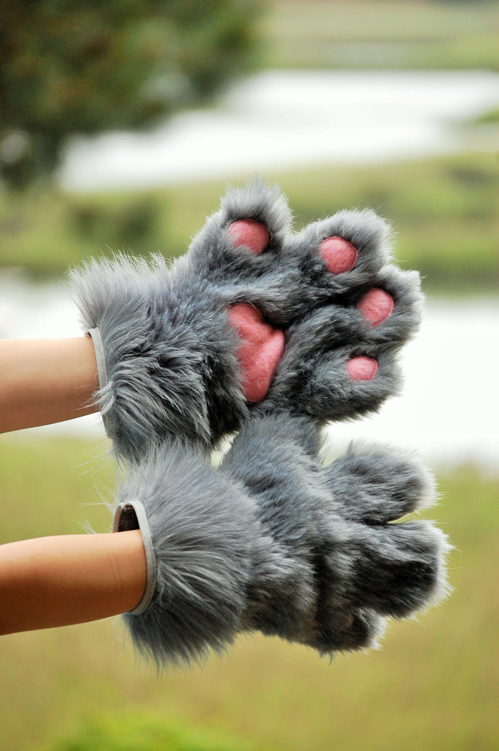 Grey 4-Fingered Handpaws