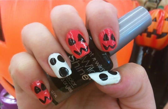 Jack-O-Lantern N Ghosts Nails