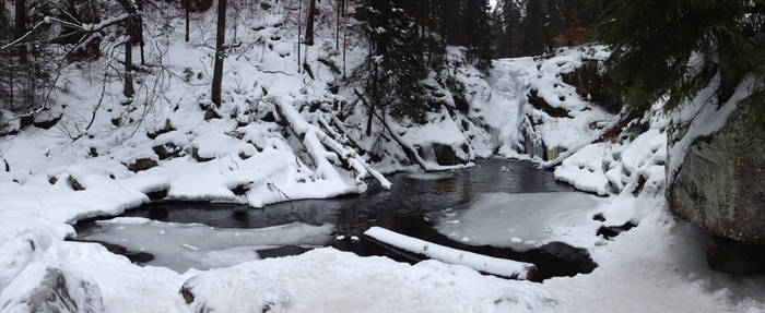 Szklarka Waterfall (winter)