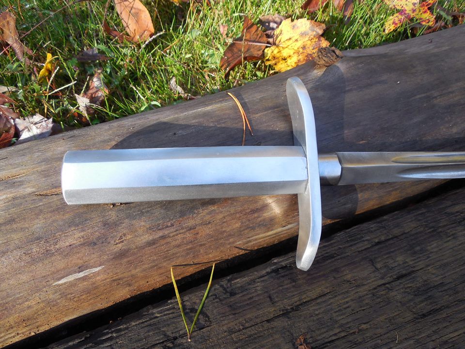 Picture of the hilt of Hooks Short sword by WillKing156