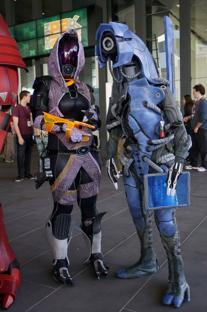 Mass Effect cosplay: Legion + Tali