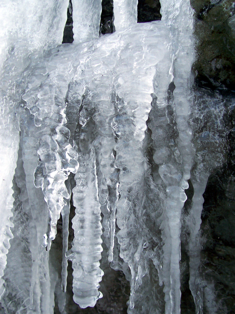 Icicles 002