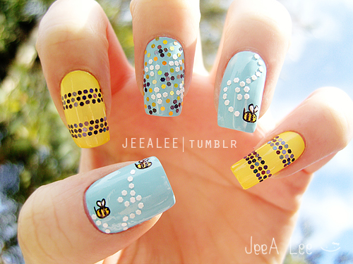 Bumble Bee Nails