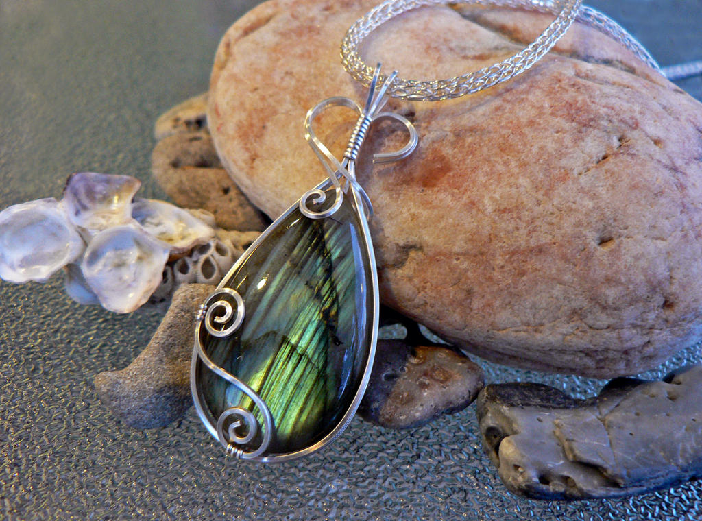 Sea and Sky Pendant for A Calendar of Tales