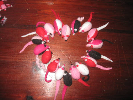 Mixed Valentine mice