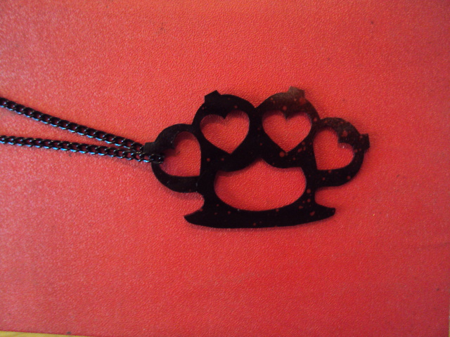 black heart brass knuckles by pnuewave on DeviantArt