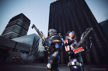 Garrus and Shepard cosplay.